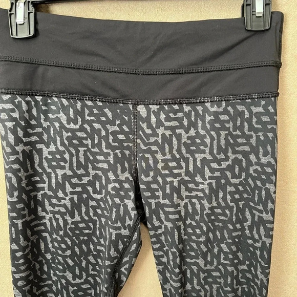 Lululemon Run Inspire Crop II Leggings in Heathered Net Pop Black Size 4 - Picture 3 of 11